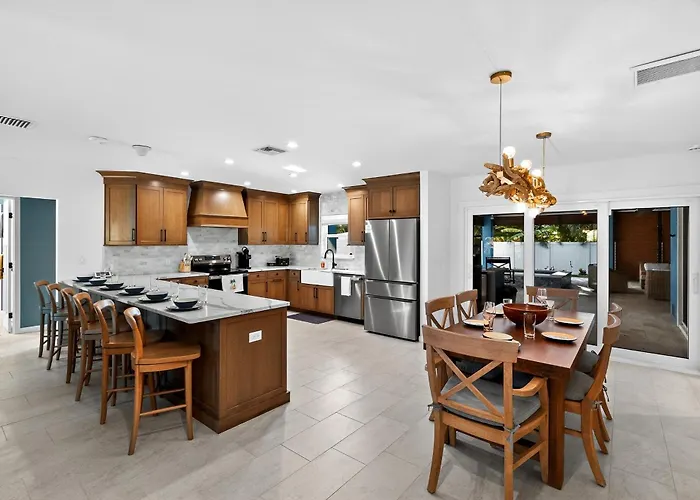806 Lantana